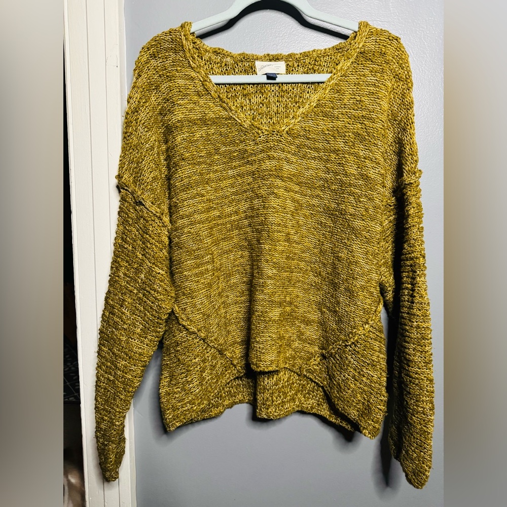 Universal thread slouchy v neck sweater